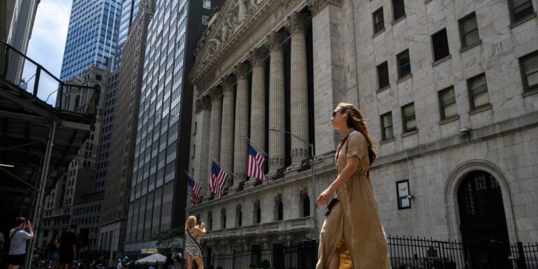 Stock Market Today: Global Stocks Drop, U.S. Futures Wobble on Labor Day | Barron's