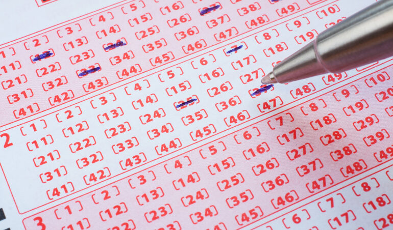 Growth, Value, and Skewness: Are Growth Stocks a Lottery-Like Bet? | CFA Institute Enterprising Investor