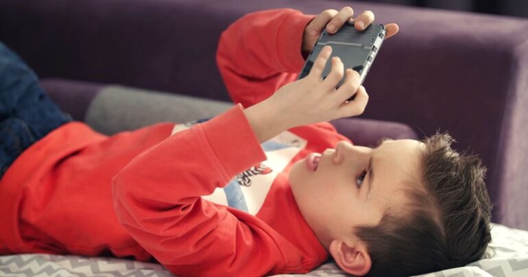 Single Mother’s Bank Account EMPTIED After Her 7-Year-Old Son Spent Entire SAVINGS ON A Popular Gaming App