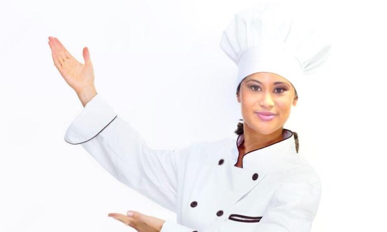 Chef Alexis Williams shares her journey from corporate work to entrepreneurship - Rolling Out