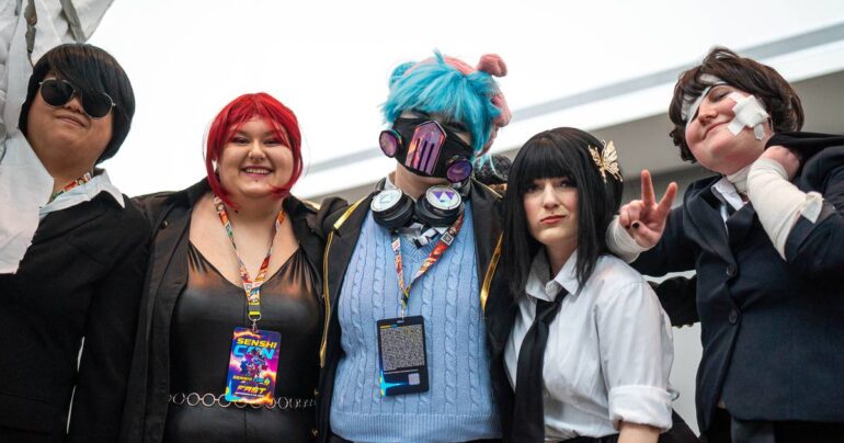 Anime, gaming cultures connect under one roof at Senshi Con - Anchorage Daily News