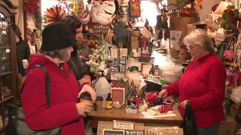 Small Business Saturday in Cedarburg; shoppers embrace 'local'