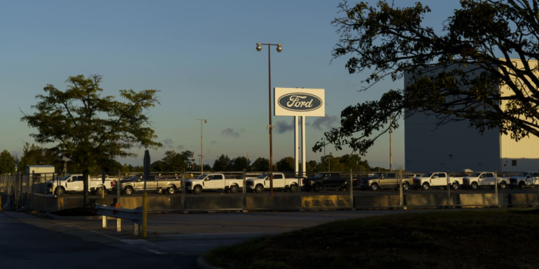 UAW Workers at Ford, GM, and Stellantis Vote for Contracts. The Stocks Are Up.