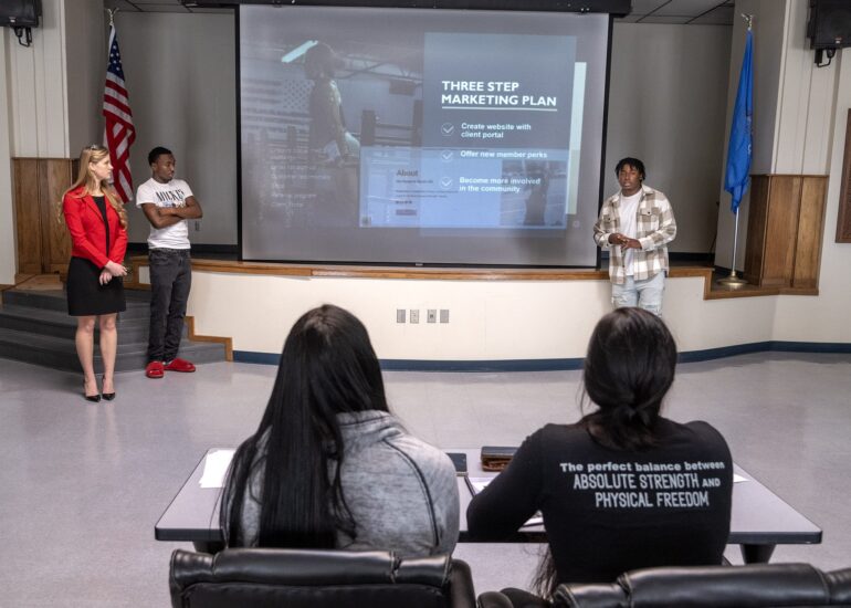 Principles of Marketing students present real-world applications and plans to local business owner | Southeastern Oklahoma State University