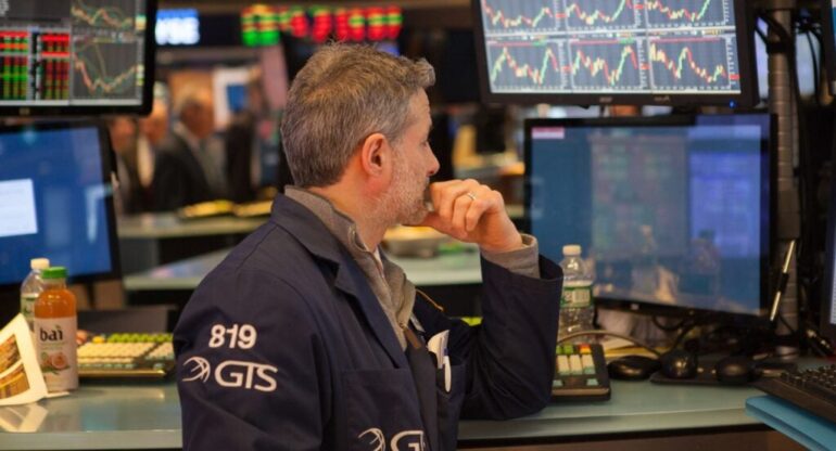 S&P, Nasdaq Futures Point To Another Day Of Weakness: What's Going On With Stocks? - Invesco QQQ Trust, Series 1 (NASDAQ:QQQ), SPDR S&P 500 (ARCA:SPY)